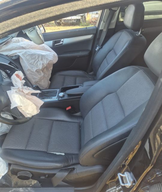 Aparatoare / Carenaj noroi spate dreapta Mercedes-Benz C-Class W204/S