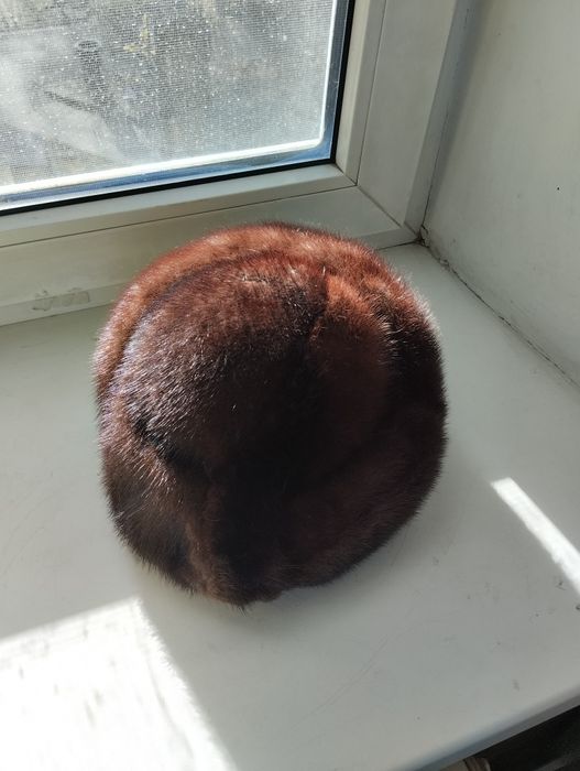 Продам шапку женскую размер 56