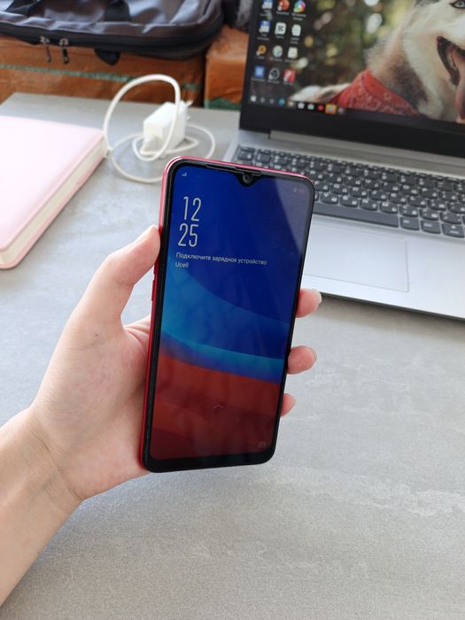 Telefon oppo sptiladi