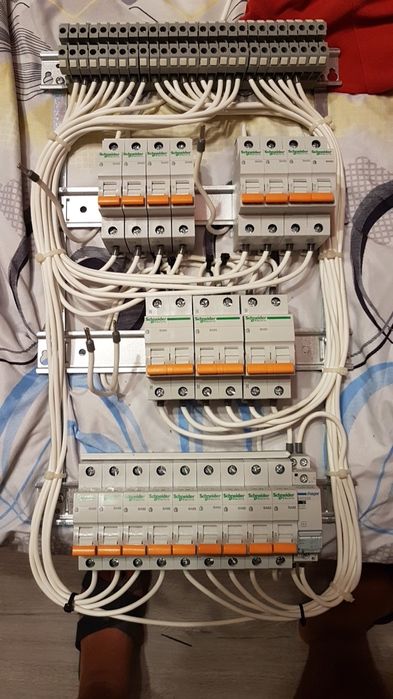 Electric hizmatlari Montaj ishlari