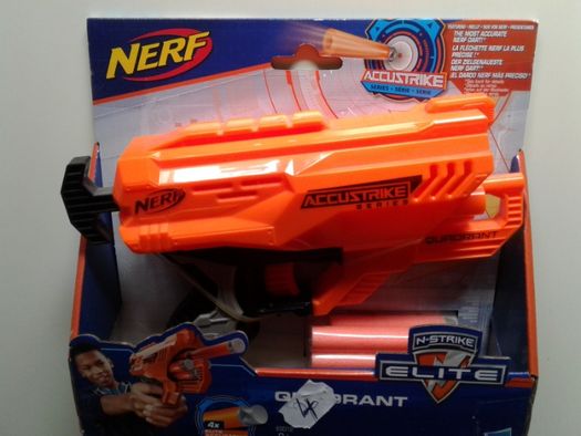 Pistol cu gloante buretoase Nerf Quadrant gama Elite Accustrike, nou