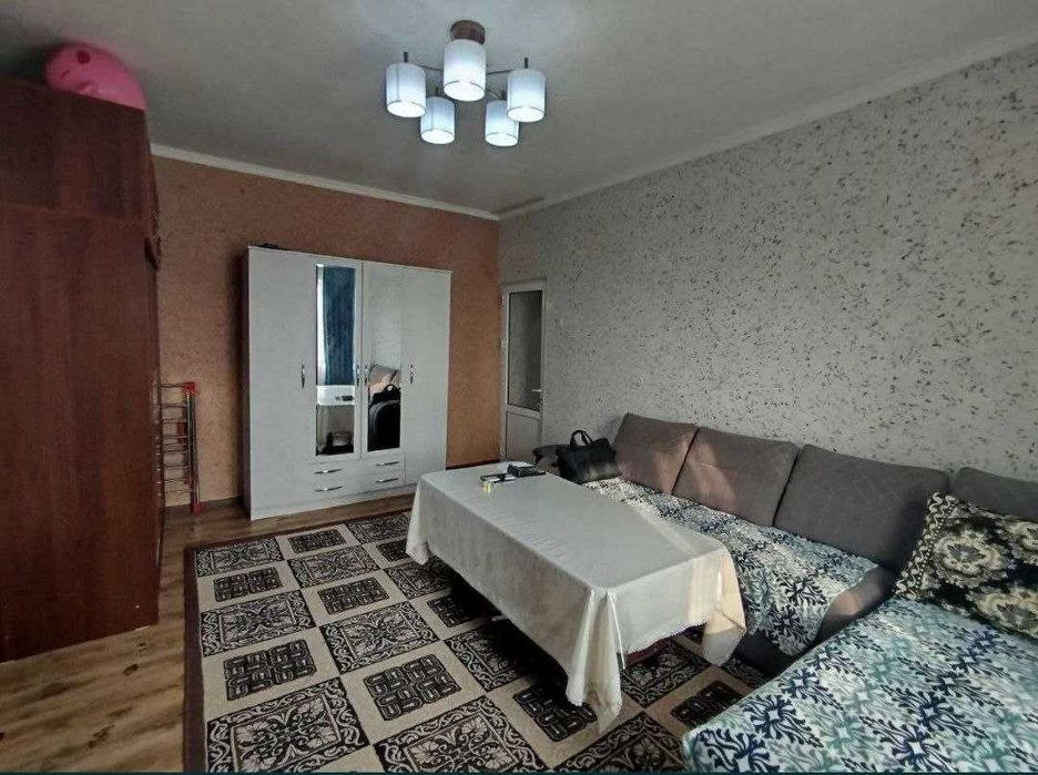 Продаётся 2х комнатная квартира с лифтом 8-этаж Адрес Микрорайон Арка!