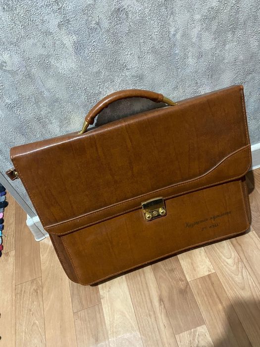 Продам  мужской портфель
