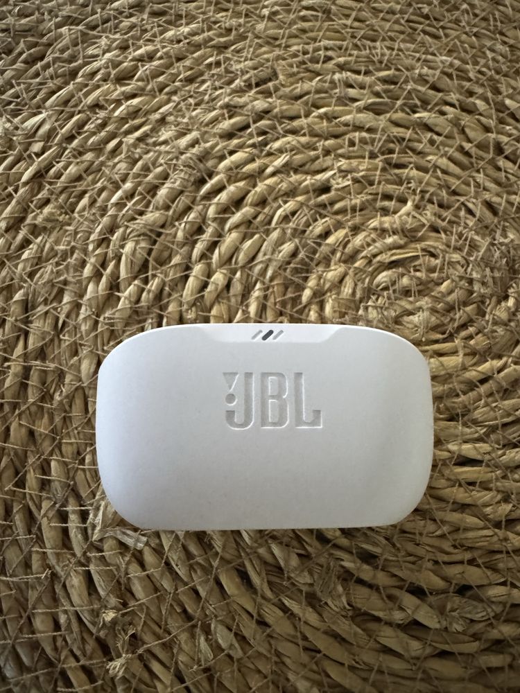 Jbl vibe buds 2 чисто нови са но едната не проработи като ги отворих