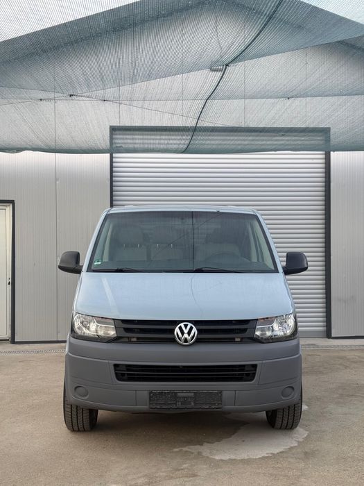 VW T5 2.0 TDI 2011 8+1 9 Locuri Clima Pasageri