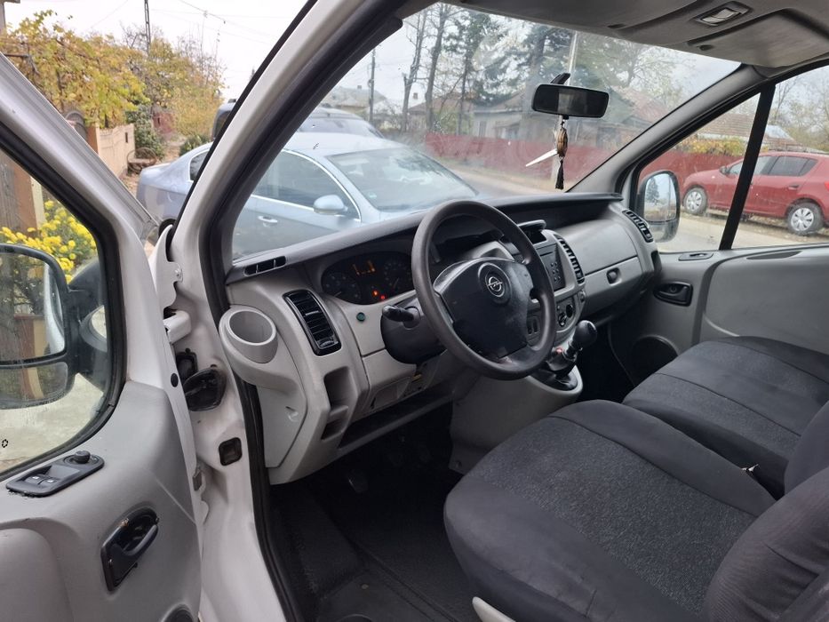 Opel vivaro 1.9 diesel,înmatriculat ro,acte valabile,fiscal pe loc.