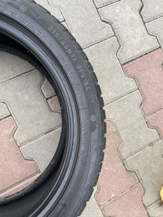 Vand 1 bucata anvelopa iarna Kumho, 215/45 R17