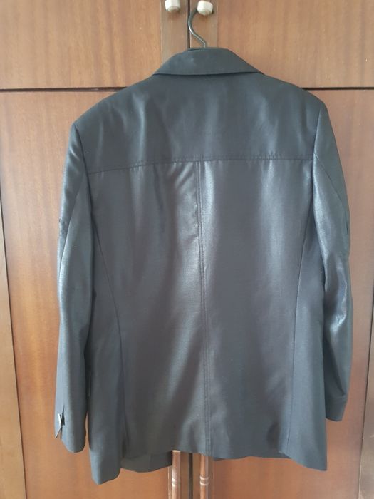 абитуриентски костюм