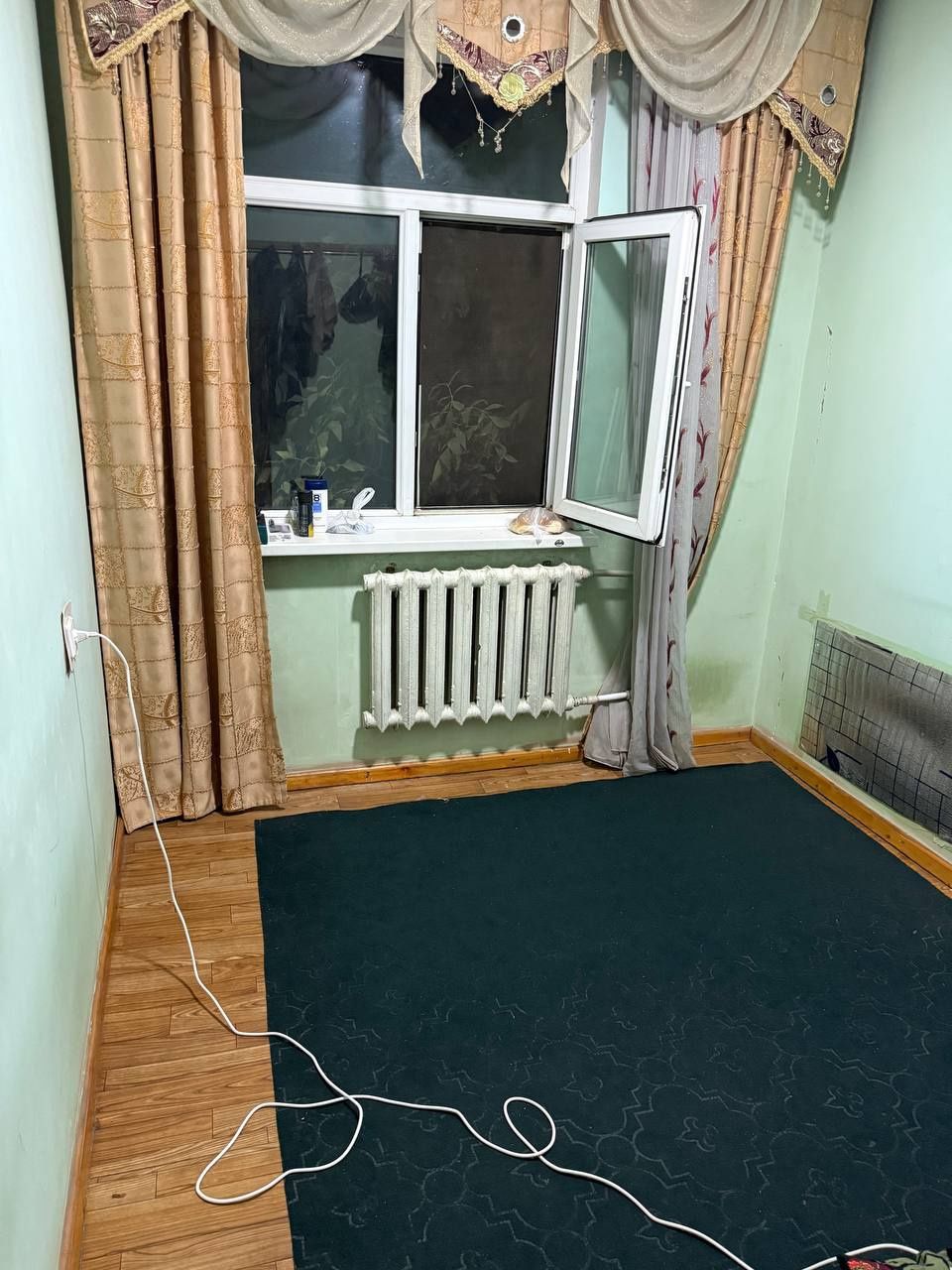 Срочно.! Uy sotiladi 3 (4) xonali