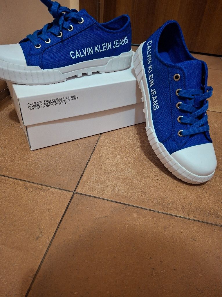 Calvin Klein Jeans -Оригинални дамски кецове 38 номер-25 см стелка