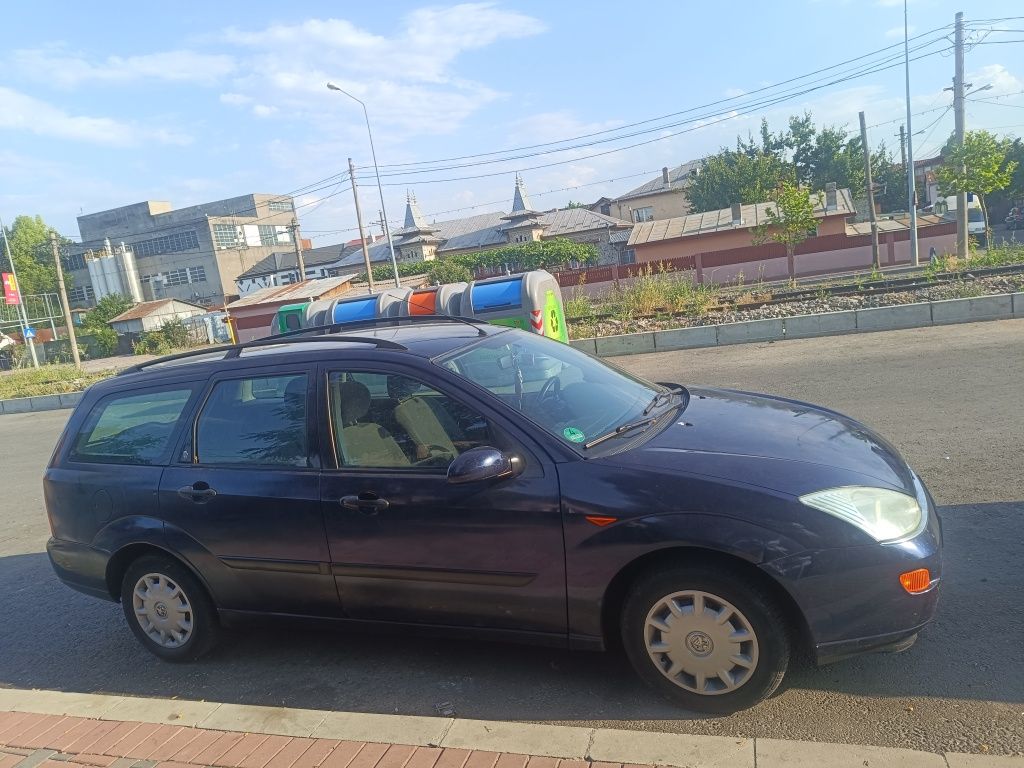 Vând Ford focus 2