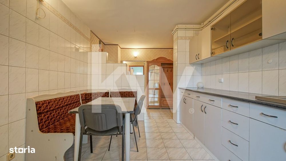 Vanzare apartament cu 3 camere, decomandat, 2 bai - Racadau