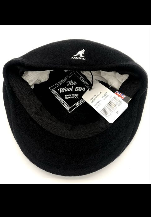 Продам кепи ,костюмы ,джинсы