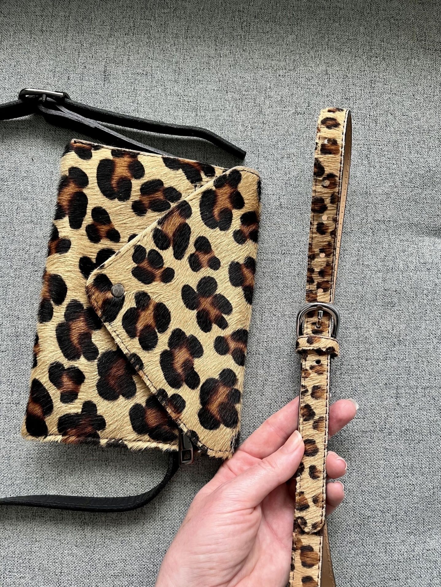 Borseta leopard cu textura de par