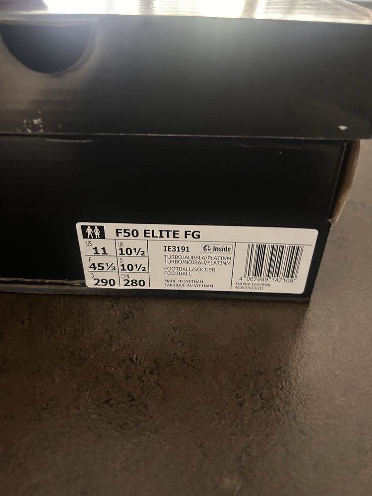Футболни обувки,Бутонки,Adidas f50 red