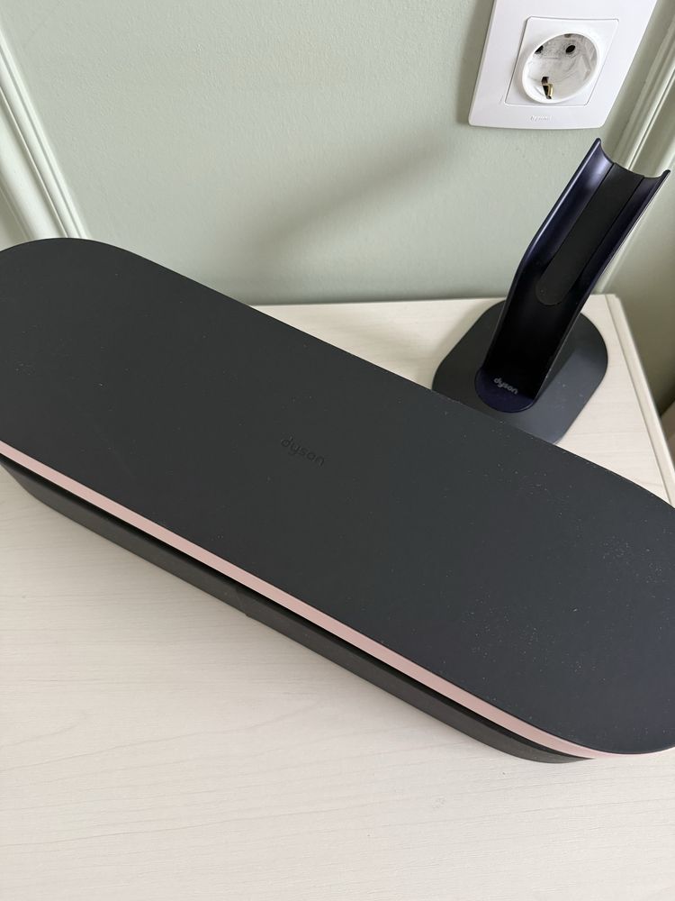 Продам выпрямитель-фен Dyson
