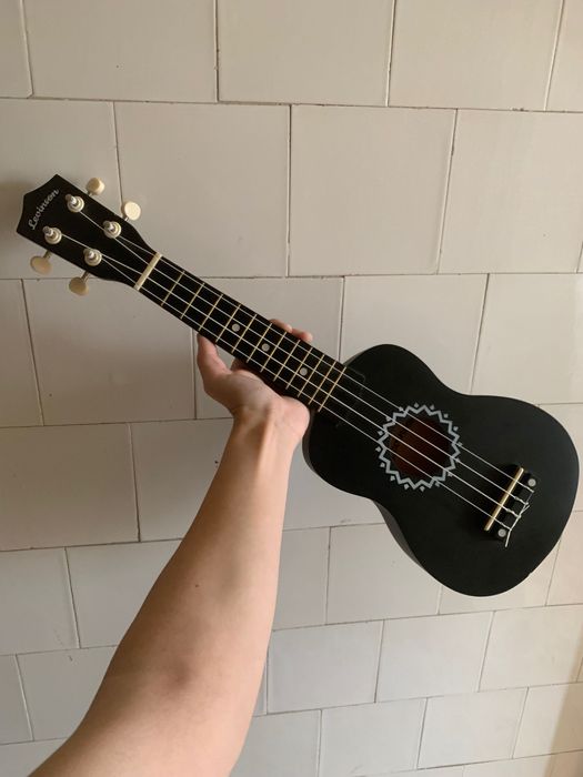 Укулеле, гавайская мини-гитара