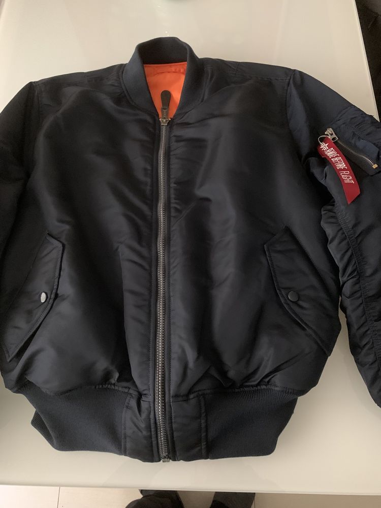 Нов бомбър" Alpha Industries"  размер L с две лица