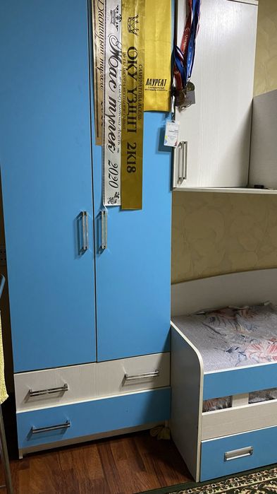 Продаю двухярусную кровать в отличном состояний