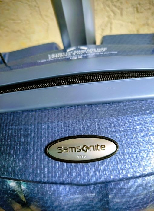 Куфар кабина Samsonite C-Lite Spinner (4 колела) 55 cm
C-Lite Spinner