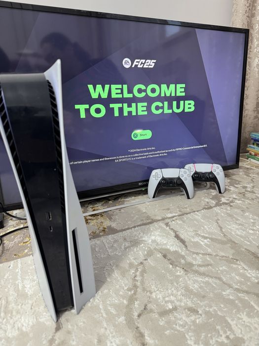 Продам ps5 с дисководом и двумя джойстиками