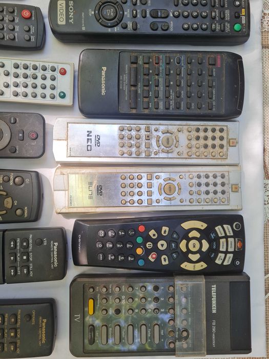 38 бр. дистанционни за продажба от колекцията ми