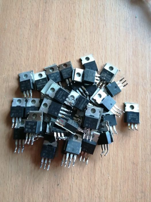 Tranzistoare de putere MOSFET si alte componente