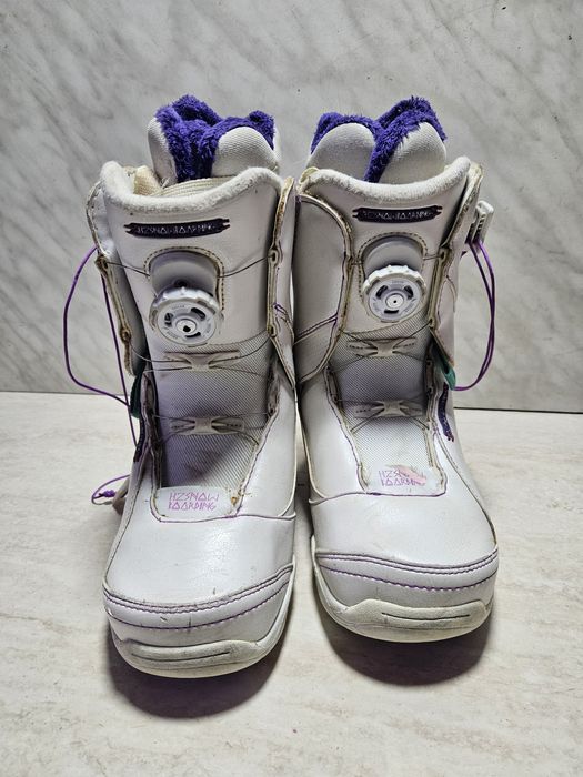 Boots 111 buti placa snowboard K2   mărimea 37  (24   cm) .