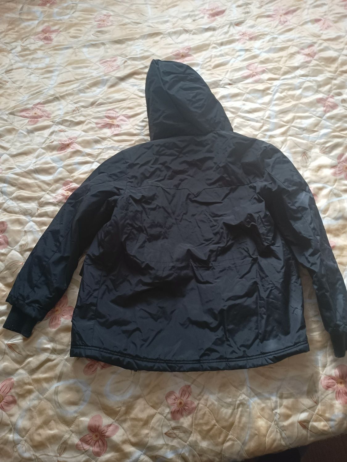 Две детски якета 140 и 146 см.