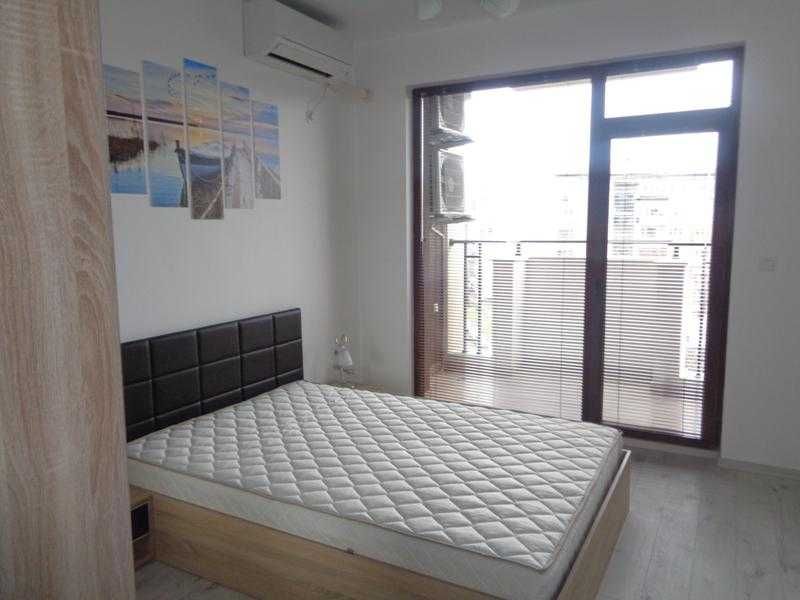 Дава се под наем Двустаен апартамент в Бургас, Изгрев - 56 кв.м за 459 € - Снимка #2