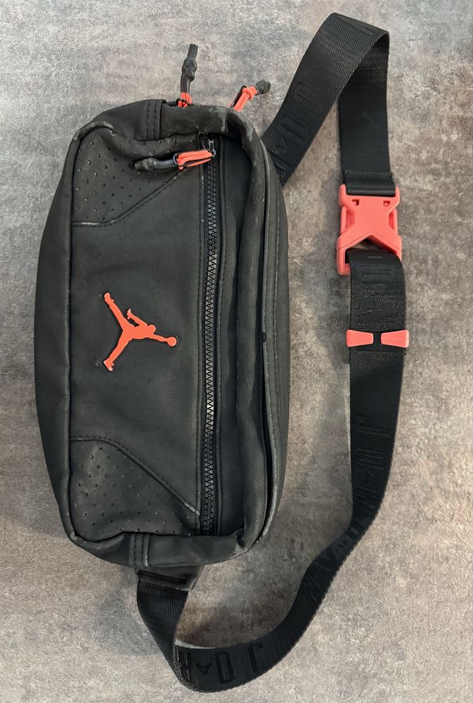 Мъжки чанти Jordan и Paul Smith