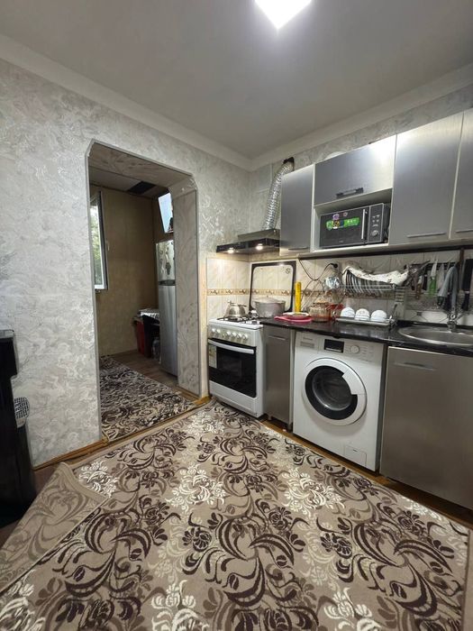 4 xonali uy sotiladi remontlari bilan