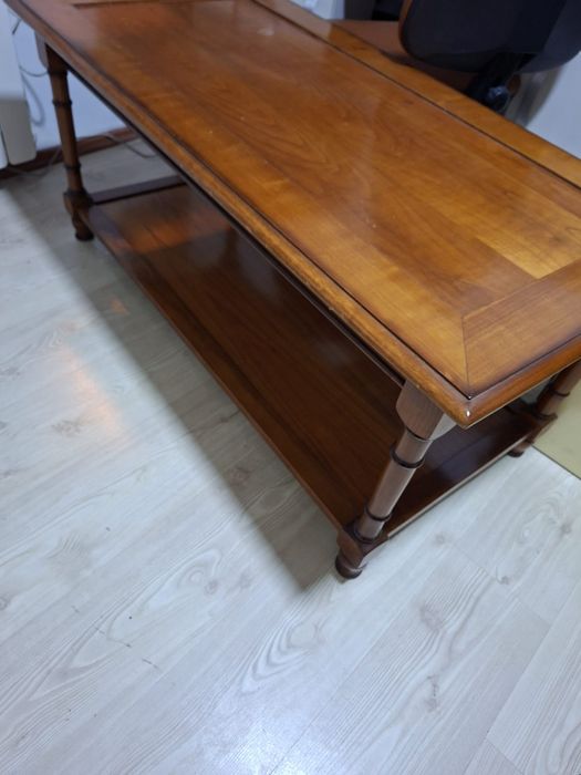 Mobila living(vitrina și masuta)