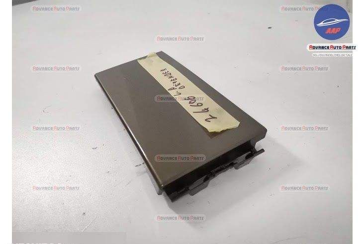 Декоративен елемент под фар дясно оригинален Ленд Ровер / Land Rover D