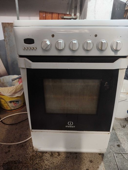 Сервизирана готварска печка