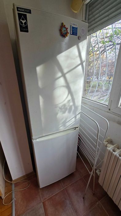 Хладилник liebherr 55×180×60