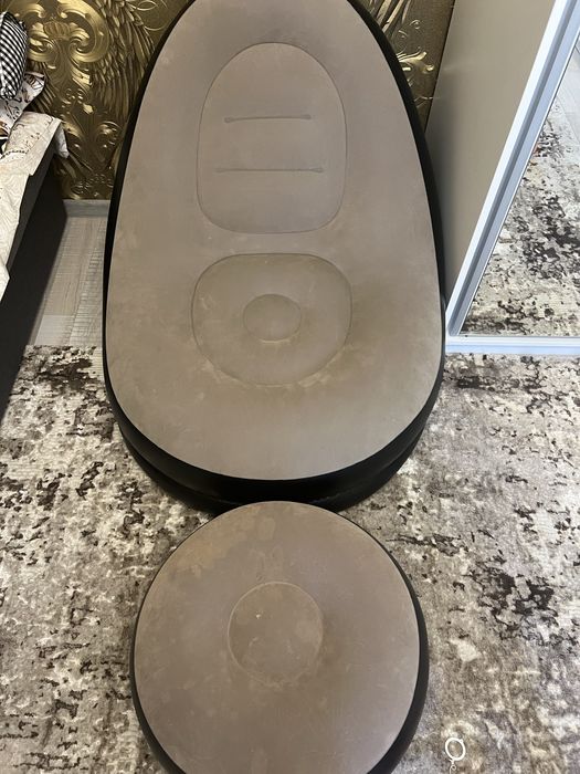 Fotoliu gonflabil cu suport pentru pucioare suprafata catifelata