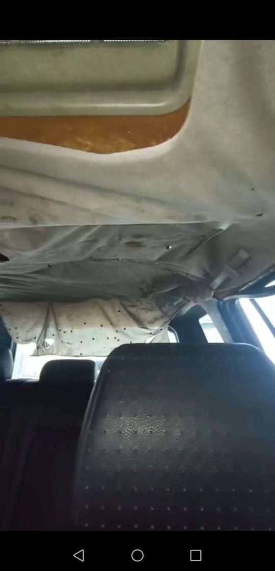 Retapitare plafon, polish auto, lumini ambientale