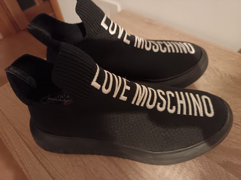 Sneakers love moschino