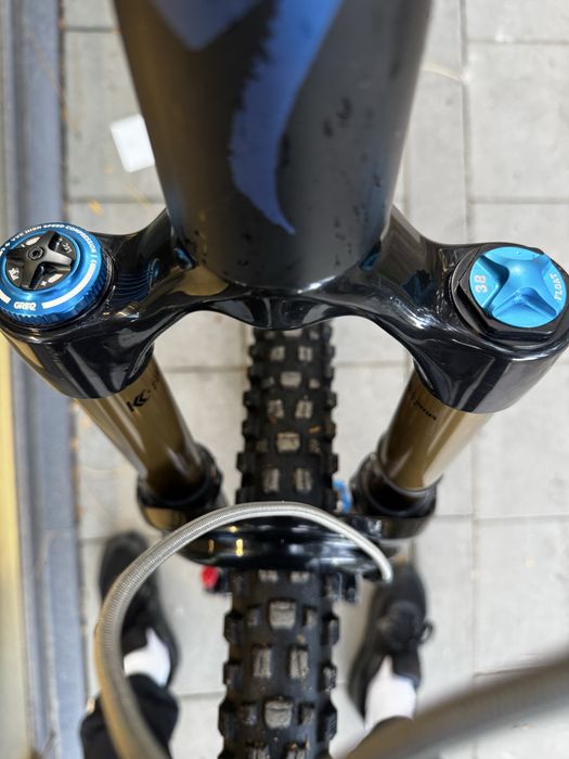 Fox 38 Kashima Factory Float 170 Grip2