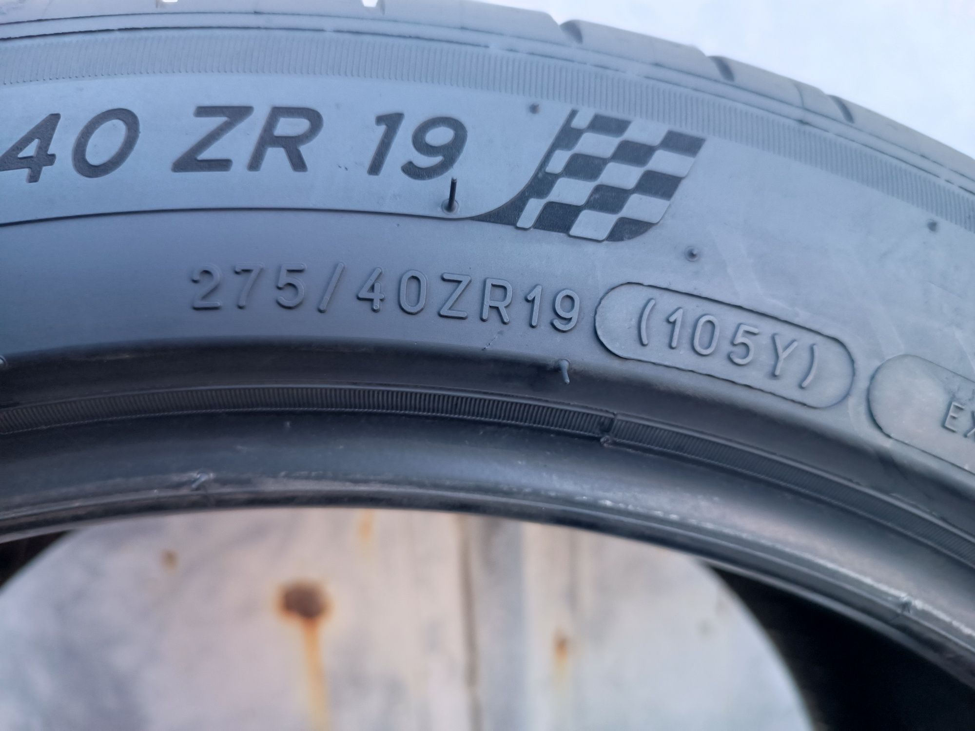 275/40/19 Michelin