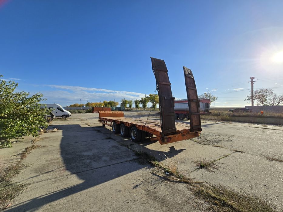 Trailer, utilaje, transport escavator  Tir