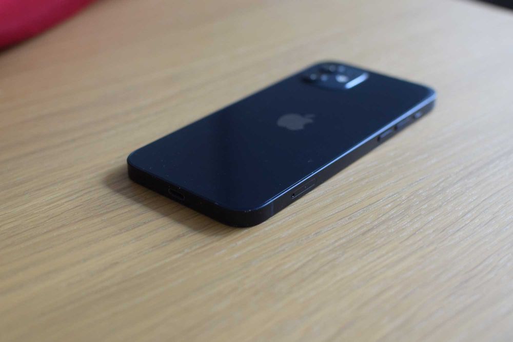 iPhone 12 64GB Negru