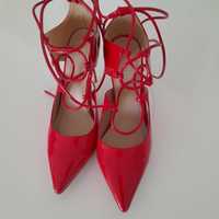 Обувки с висок ток, червени