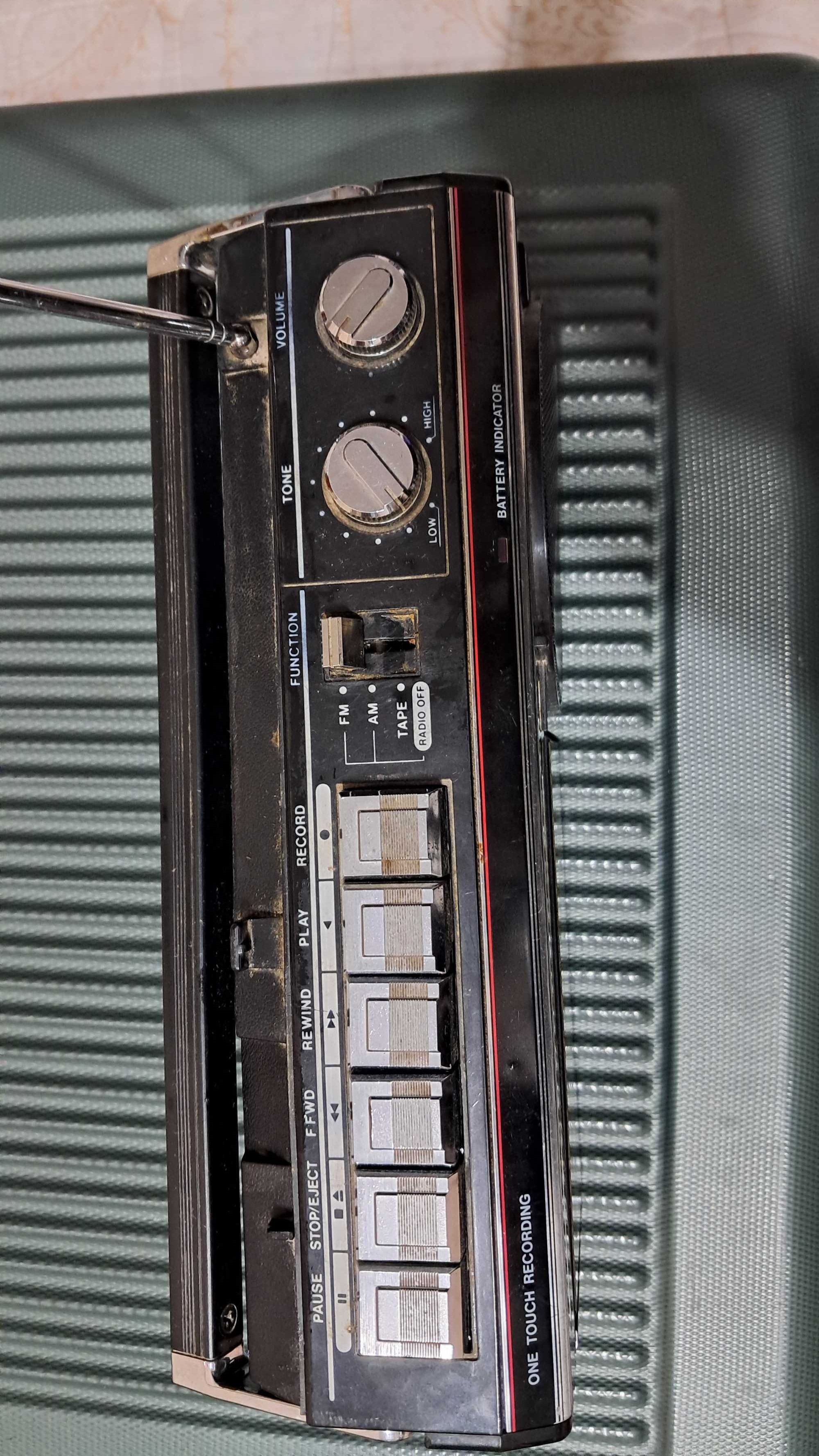 Магнитофон Sanyo