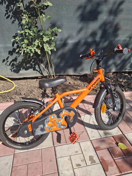 Bicicleta noua, trotinete