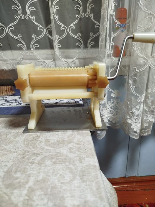 Продам советскую лапшерезку