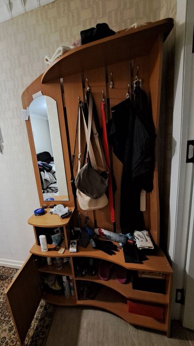 Вешалка в прихожую
