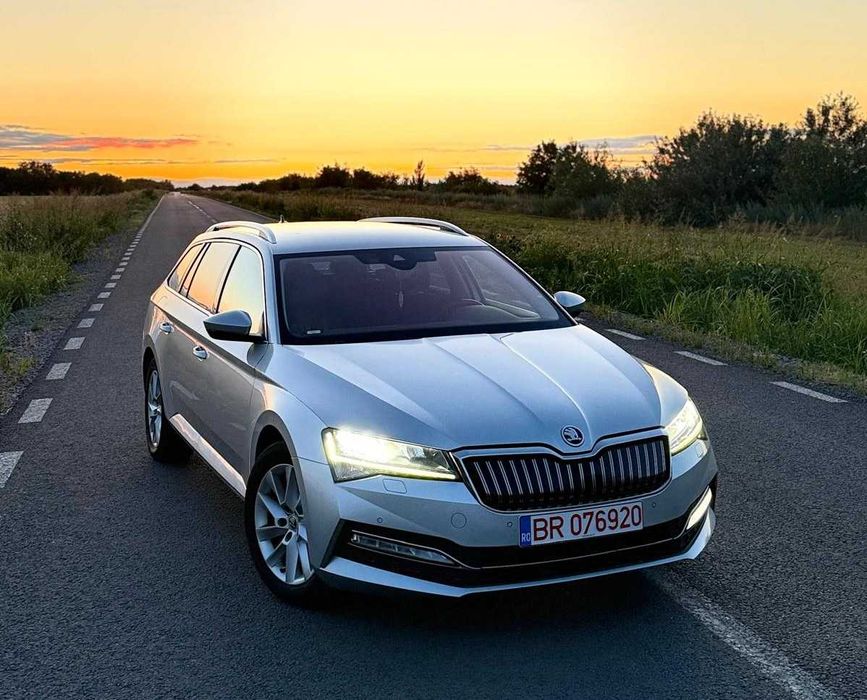 Skoda Superb Hibrid 218 CP