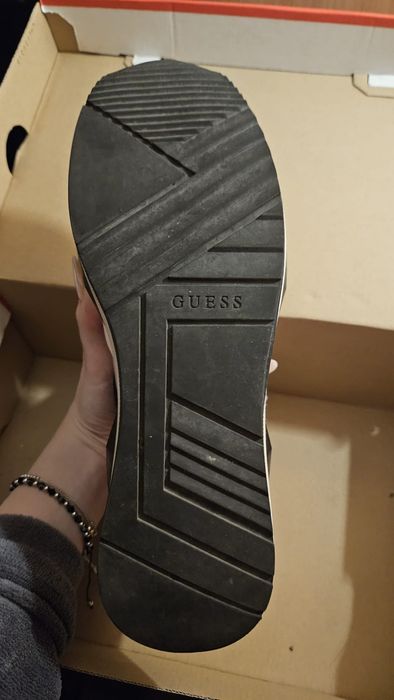 Adidași guess purtați doar o data